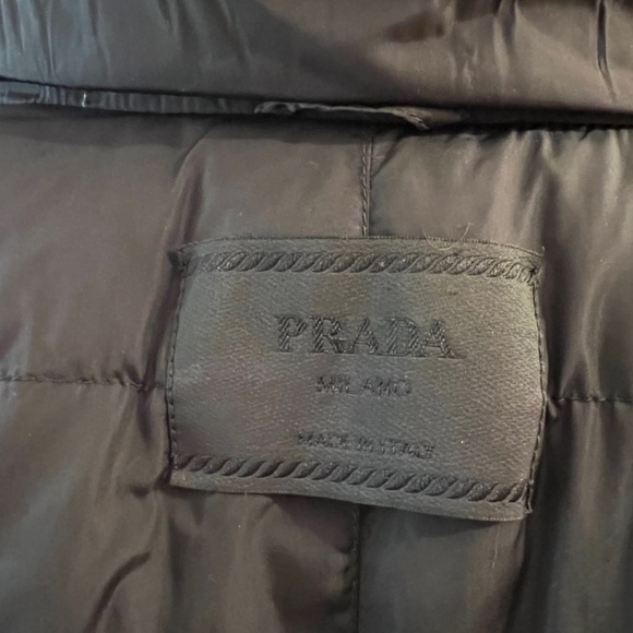 Woman's Gently Used Down Filled Trapunto Stitched Prada Puffer Jacket L - Picture 12 of 16